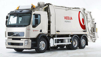 Camions-volvo-hybrides-pour-veolia-proprete